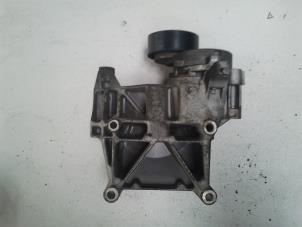 Support dynamo haut d'un BMW Z3 Roadster (E36/7) 1.9 2001