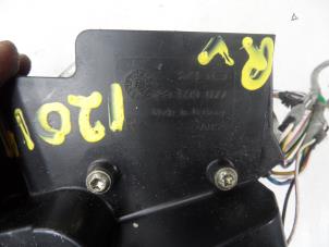 Used Front door lock mechanism 4-door, right Mercedes Vaneo (W414) 1.6 Price on request offered by N Kossen Autorecycling BV