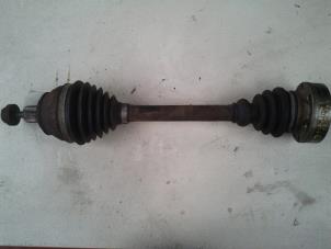 Used Front drive shaft, left Volkswagen Transporter/Caravelle T4 1.9 D,Caravelle Price on request offered by N Kossen Autorecycling BV