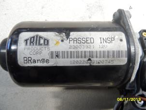 Used Front wiper motor Opel Signum (F48) 2.2 direct 16V Price on request offered by N Kossen Autorecycling BV