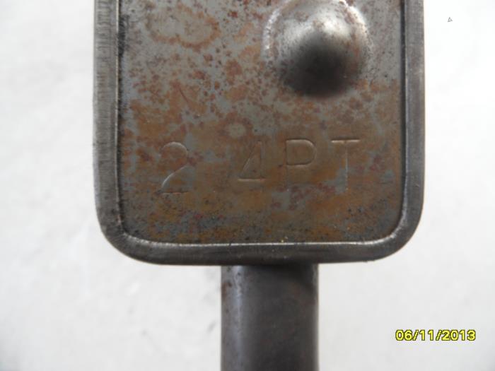 Used Oil suction pipe Chrysler PT Cruiser Cabrio 2.4 16V Price on request offered by N Kossen Autorecycling BV