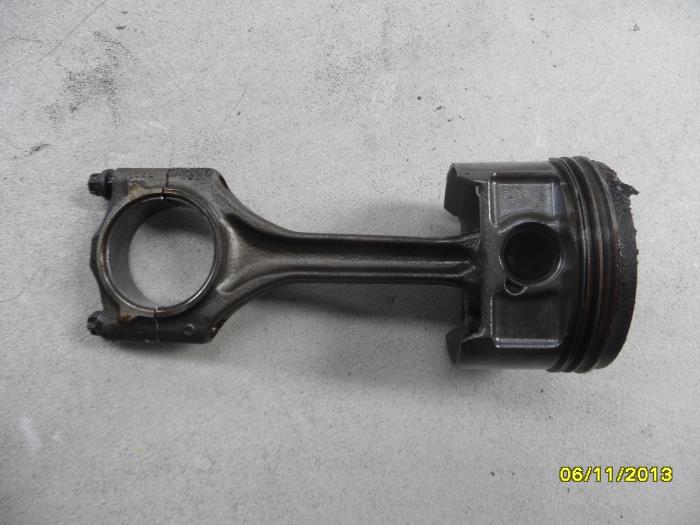 Usados Pistón BMW 3-Serie Precio de solicitud ofrecido por N Kossen Autorecycling BV