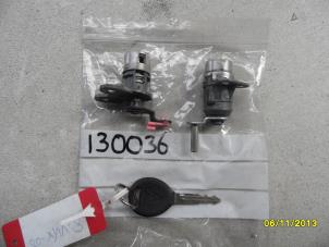 Used Set of cylinder locks (complete) Dodge Ram 3500 Standard Cab (DR/DH/D1/DC/DM) 5.7 V8 Hemi 1500 4x2 Price on request offered by N Kossen Autorecycling BV