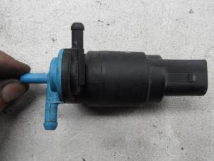 Used Windscreen washer pump Mercedes Vaneo (W414) 1.6 Price on request offered by N Kossen Autorecycling BV