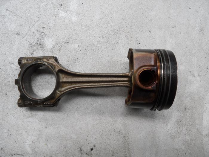 Używane Korbowód Audi TT Cena na żądanie oferowane przez N Kossen Autorecycling BV