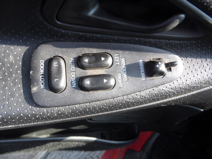 Usados Interruptor de ventanilla eléctrica Ford Usa Probe II 2.0i 16V DOHC SEFI Precio de solicitud ofrecido por N Kossen Autorecycling BV
