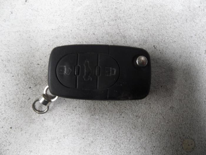 Używane Kluczyk scyzoryk Audi TT (8N3) 1.8 20V Turbo Quattro Cena na żądanie oferowane przez N Kossen Autorecycling BV