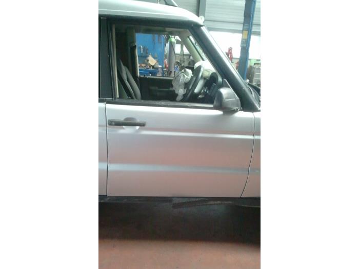 Front door 4-door, right from a Land Rover Discovery II 2.5 Td5 2004