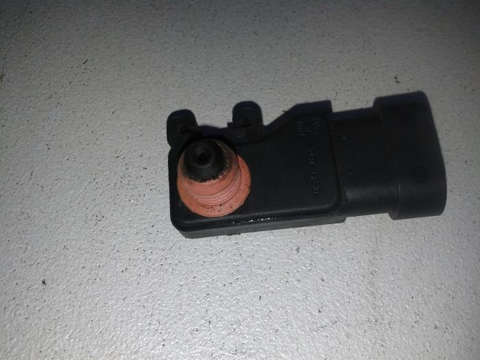 Begagnade MAP-sensor (insugsrör) Opel Signum (F48) 2.2 direct 16V Pris på förfrågan erbjuds av N Kossen Autorecycling BV