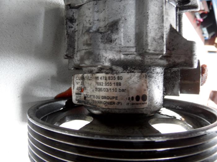 Usagé Pompe de direction Citroen C8 (EA/EB) 2.2 HDi 16V Prix sur demande proposé par N Kossen Autorecycling BV