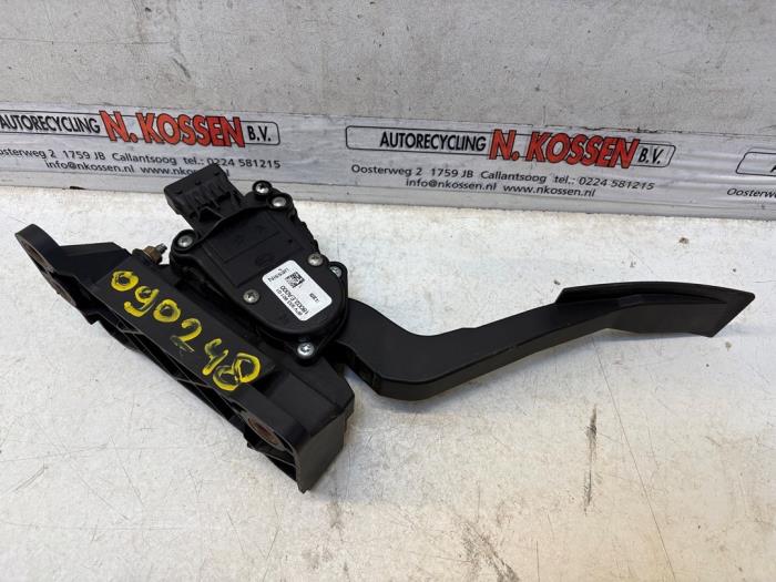 Begagnade Gaspedalsensor Nissan Navara (D40) 2.5 dCi 16V 4x4 Pris på förfrågan erbjuds av N Kossen Autorecycling BV