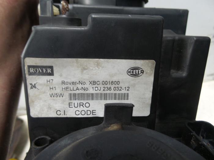 Faro derecha de un Rover 75 2.5 V6 24V 2002