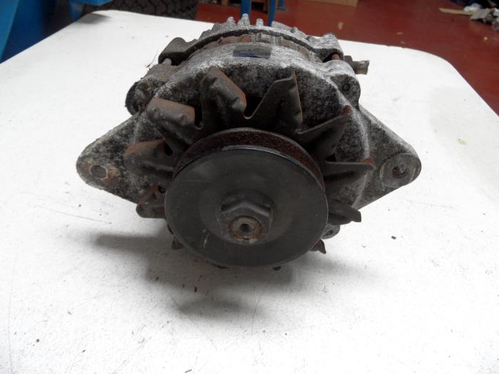 Begagnade Dynamo Opel Vectra B (38) 1.7 TD Pris på förfrågan erbjuds av N Kossen Autorecycling BV
