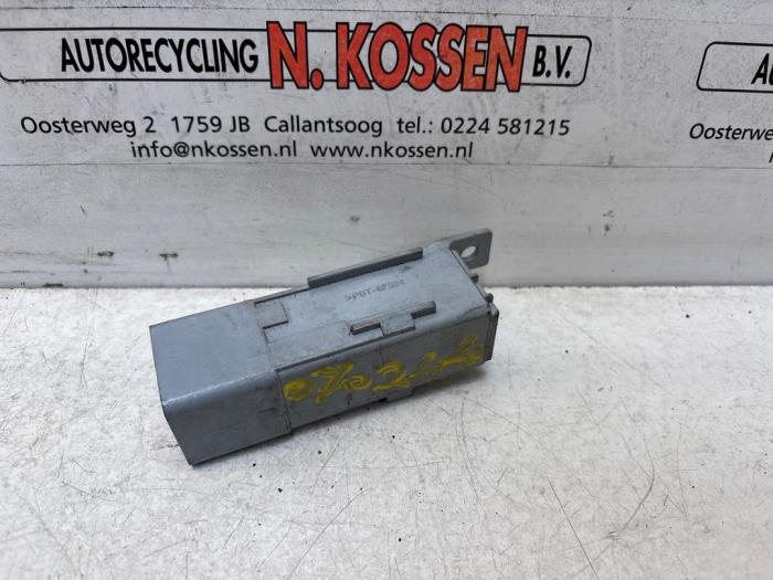 Begagnade Relä Volkswagen Crafter 2.5 TDI 30/32/35/46/50 Pris på förfrågan erbjuds av N Kossen Autorecycling BV