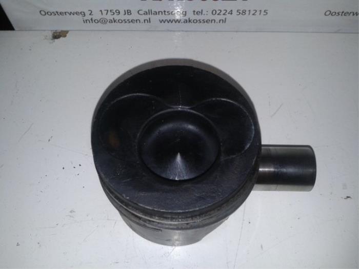 Usados Pistón Volkswagen Passat Precio de solicitud ofrecido por N Kossen Autorecycling BV