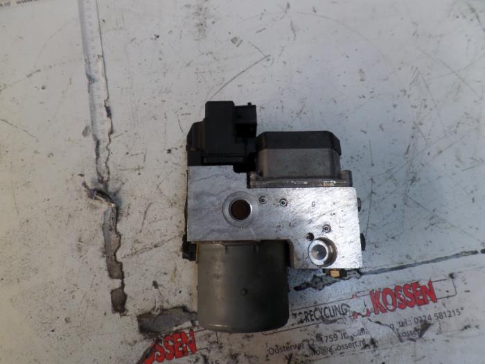 Używane Pompa ABS Fiat Punto II (188) 1.8 HGT 16V 3-Drs. Cena na żądanie oferowane przez N Kossen Autorecycling BV