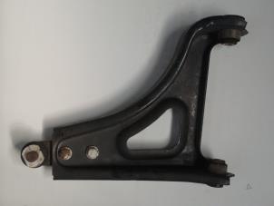 Usagé Bras de suspension avant droit Renault Twingo (C06) 1.2 Prix sur demande proposé par N Kossen Autorecycling BV