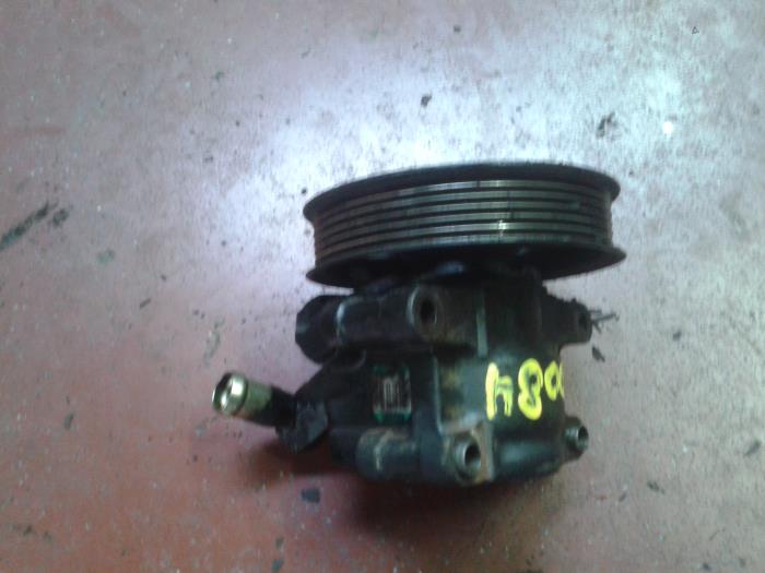Usagé Pompe de direction Ford Focus 1 Wagon 1.8 TDdi Prix sur demande proposé par N Kossen Autorecycling BV