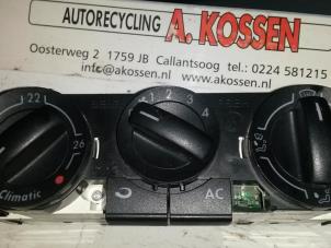 Usagé Panneau de commandes chauffage Volkswagen Polo IV (9N1/2/3) 1.4 16V Prix sur demande proposé par N Kossen Autorecycling BV
