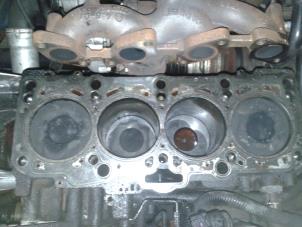 Used Engine crankcase Volkswagen Touran (1T1/T2) 2.0 TDI 16V 140 Price on request offered by N Kossen Autorecycling BV