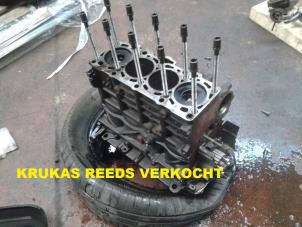 Usados Bloque inferior motor Volkswagen Golf V (1K1) 2.0 TDI 16V Precio de solicitud ofrecido por N Kossen Autorecycling BV
