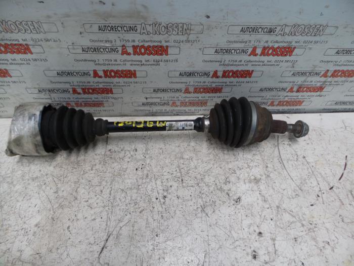 Front drive shaft, left from a Audi A3 (8L1) 1.9 TDI 90 1999