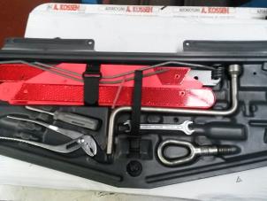 Used Tool set BMW 7 serie (E38) 740d V8 32V Price on request offered by N Kossen Autorecycling BV