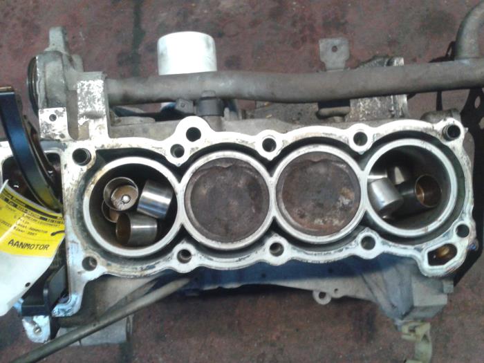 Usagé Piston Nissan Micra Prix sur demande proposé par N Kossen Autorecycling BV