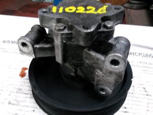 Used Power steering pump Mercedes C (W203) 2.7 C-270 CDI 20V Price on request offered by N Kossen Autorecycling BV