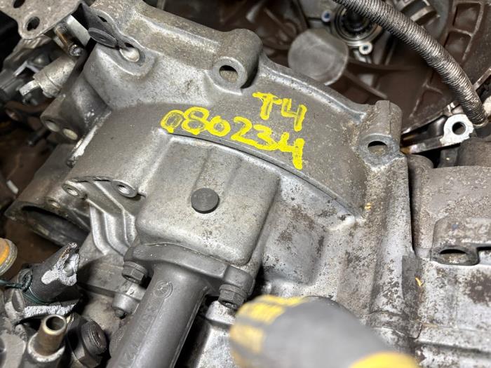 Usagé Boîte de vitesse Volkswagen Transporter/Caravelle T4 1.9 D,Caravelle Prix sur demande proposé par N Kossen Autorecycling BV