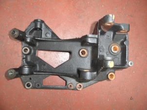 Used Power steering pump bracket Peugeot 607 (9D/U) 2.2 16V Price on request offered by N Kossen Autorecycling BV