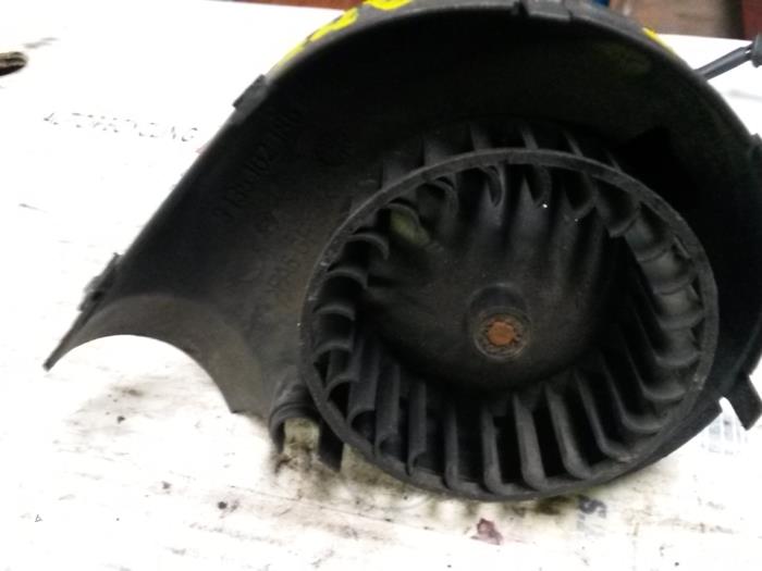 Używane Pompa gazów spalinowych Opel Calibra Cena na żądanie oferowane przez N Kossen Autorecycling BV