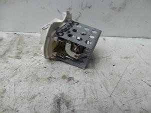 Used Heater resistor Nissan Interstar (X70) 2.5 dCi 16V 100 Price on request offered by N Kossen Autorecycling BV