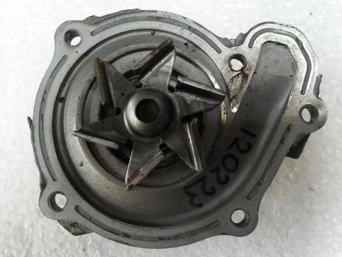 Gebrauchte Wasserrohr Nissan Micra (K12) 1.4 16V Preis auf Anfrage angeboten von N Kossen Autorecycling BV