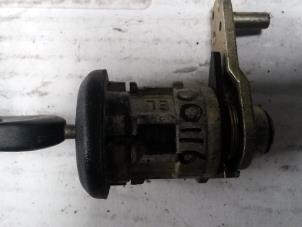 Used Door lock cylinder, left Ford Escort 5 (AAL/ABL) 1.6i 16V (E2) Price on request offered by N Kossen Autorecycling BV