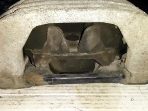 Engine mount from a Ford Transit 2.0 TDdi 16V 260S 2002