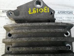 Engine mount from a Ford Transit 2.0 TDdi 16V 260S 2002