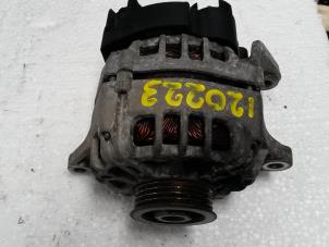 Dynamo van een Nissan Micra (K12) 1.4 16V 2007