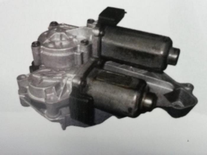 Manual engine from a Opel Corsa C (F08/68) 1.2 16V 2002