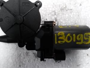Used Door window motor Renault Clio II Societe (SB) 1.9 dTi Price on request offered by N Kossen Autorecycling BV