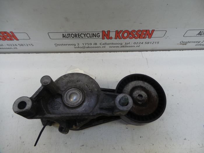 Usados Rodillo tensor correa múltiple Volkswagen Touran (1T1/T2) 2.0 TDI 16V 140 Precio de solicitud ofrecido por N Kossen Autorecycling BV