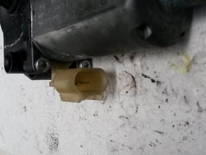 Gebrauchte Fenstermotor Tür Dodge Ram 3500 Standard Cab (DR/DH/D1/DC/DM) 5.7 V8 Hemi 2500 4x2 Preis auf Anfrage angeboten von N Kossen Autorecycling BV