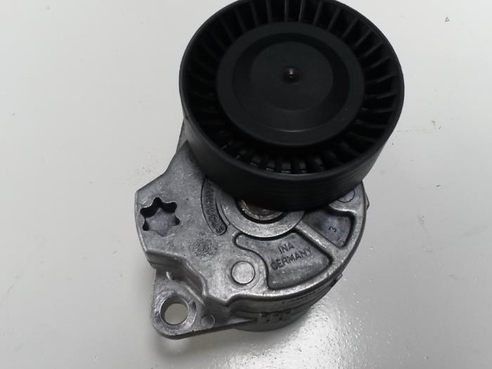 Usados Rodillo tensor correa múltiple Volvo S60 I (RS/HV) 2.4 20V 170 Precio de solicitud ofrecido por N Kossen Autorecycling BV