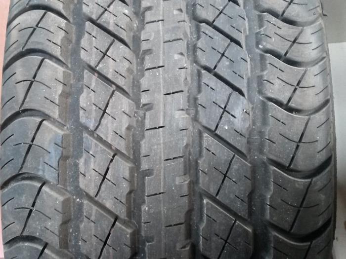 Używane Opona Cena na żądanie oferowane przez N Kossen Autorecycling BV