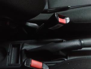 Usados Tensor de cinturón de seguridad izquierda Opel Tigra Twin Top 1.4 16V Precio de solicitud ofrecido por N Kossen Autorecycling BV