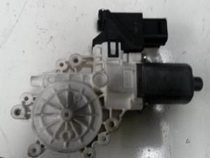 Used Door window motor Mitsubishi Colt (Z2/Z3) 1.5 16V Price on request offered by N Kossen Autorecycling BV