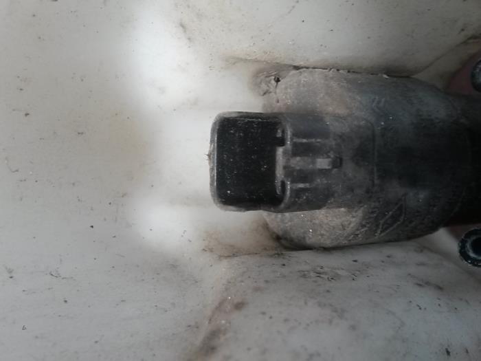 Pompe lave-glace avant d'un Renault Espace (JK) 3.0 dCi V6 24V 2003