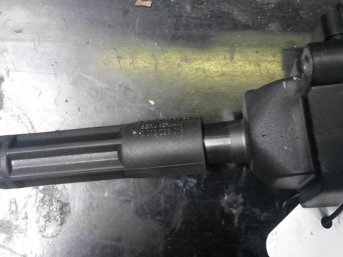 Usagé Bobine Mercedes C (W203) 2.0 C-180 16V Prix sur demande proposé par N Kossen Autorecycling BV
