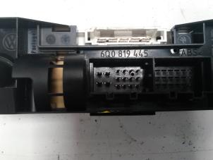 Usados Panel de control de calefacción Volkswagen Polo IV (9N1/2/3) 1.9 SDI Precio de solicitud ofrecido por N Kossen Autorecycling BV
