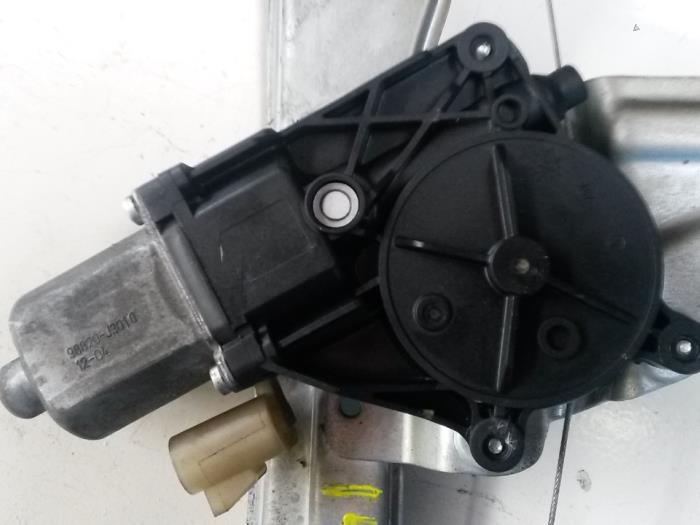Usados Motor de ventanilla de puerta Opel Ampera-e 1.4 16V Precio de solicitud ofrecido por N Kossen Autorecycling BV